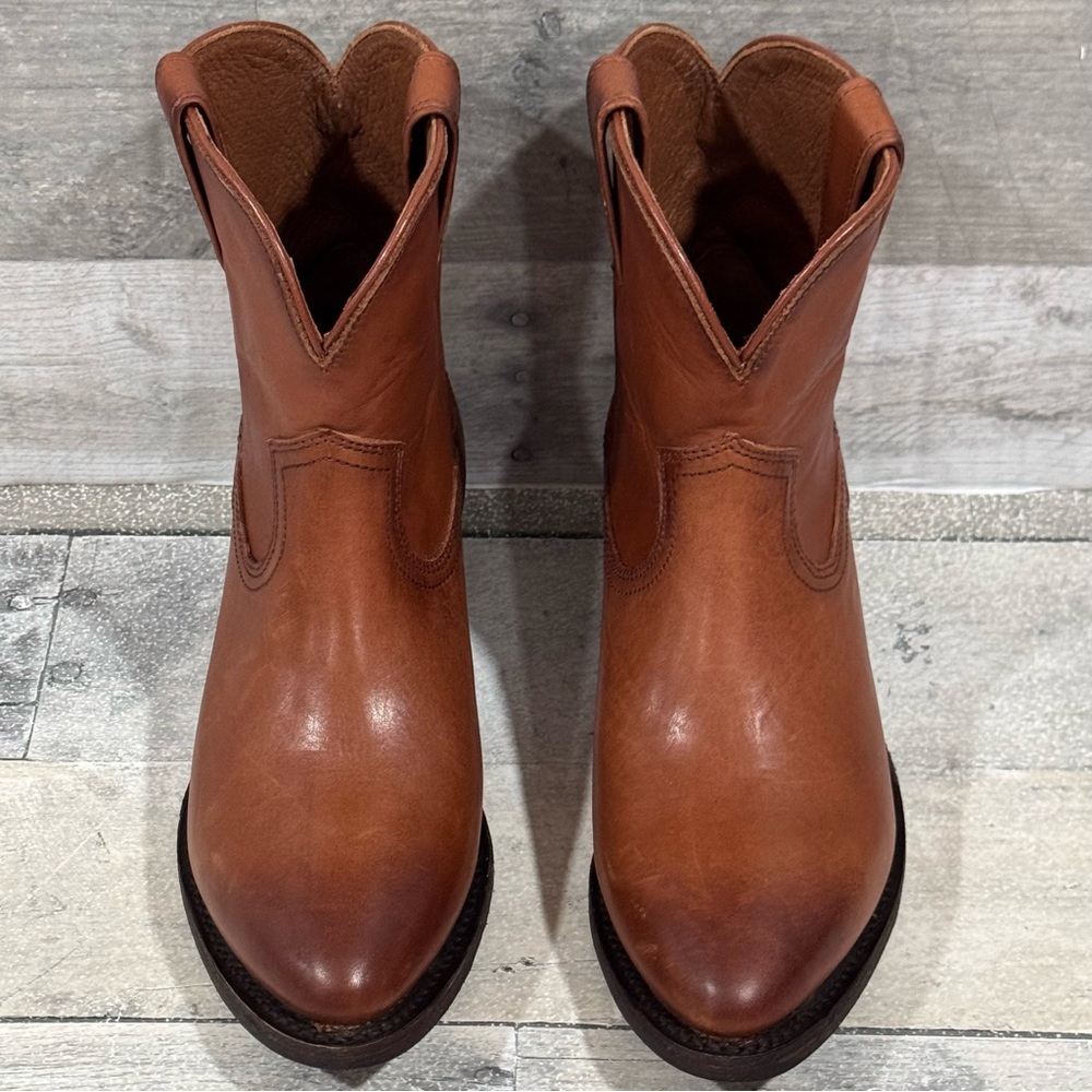 Frye Billy Bootie in Cognac - Size - 7B - Picture 4 of 9